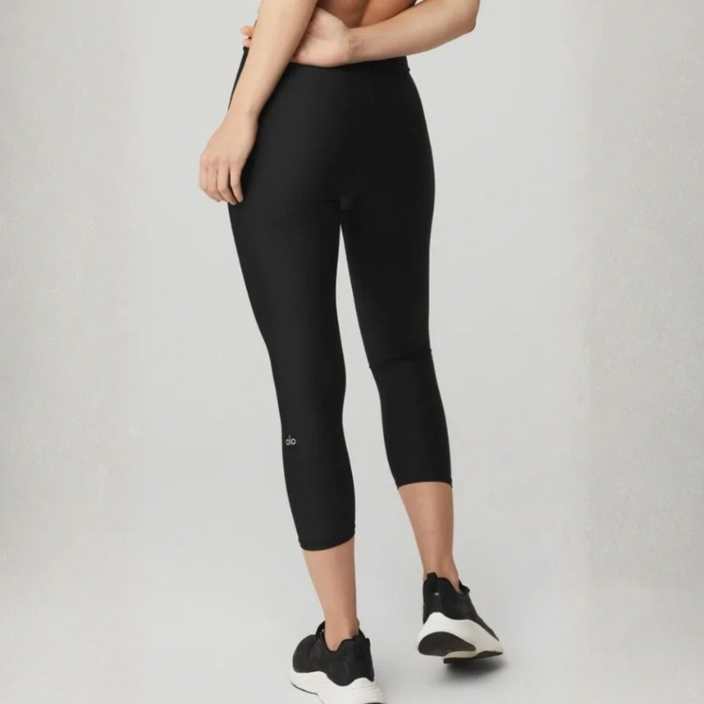 Alo Yoga Black Airlift High-Waist Conceal-Zip Capri Leggings Black Size XS